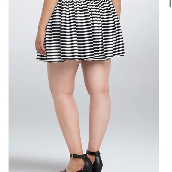 Torrid Retro Striped Chiffon Shorts Size 3X - Picture 3 of 11